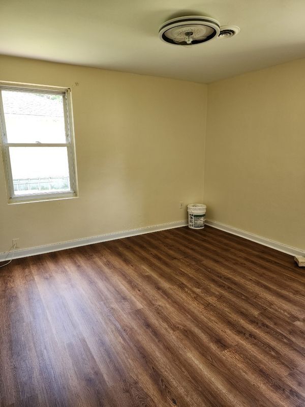 Building Photo - 3556 Riverside Dr
