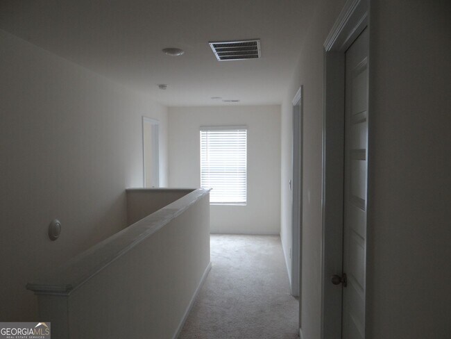 Building Photo - 3473 Hawthorn Farm Blvd