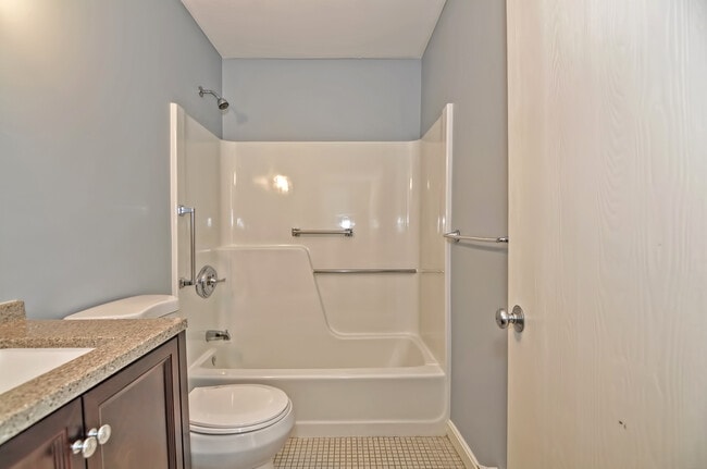 Building Photo - 1 Bristol Court Unit 3