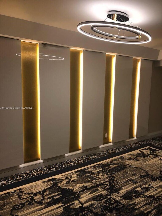 Building Photo - 5161 Collins Ave