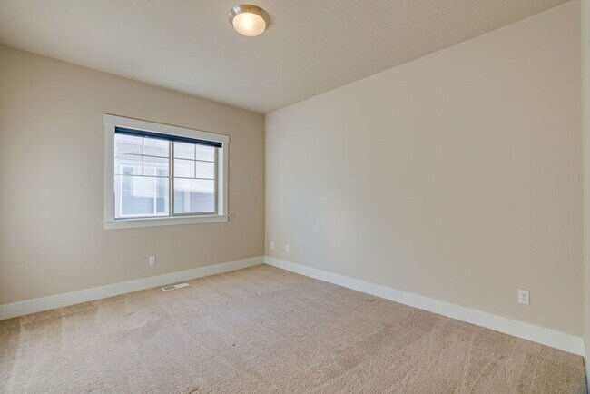 Building Photo - 11741 SW Barcelona St