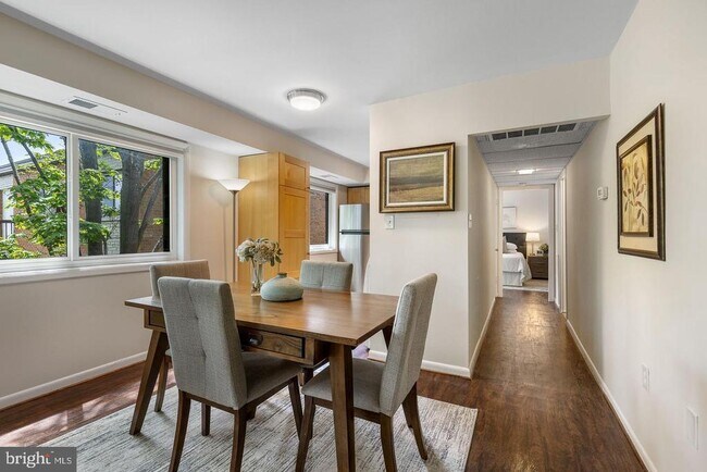 Building Photo - 3330 S 28th St