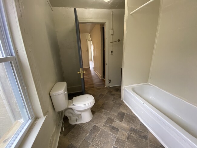 Building Photo - 229 Franklin Way