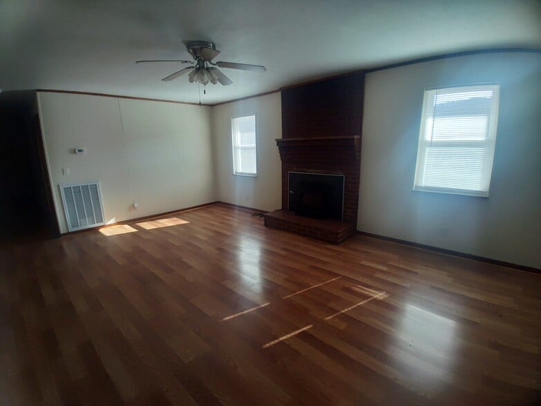 Building Photo - 13694 Lonesome Pine Trail