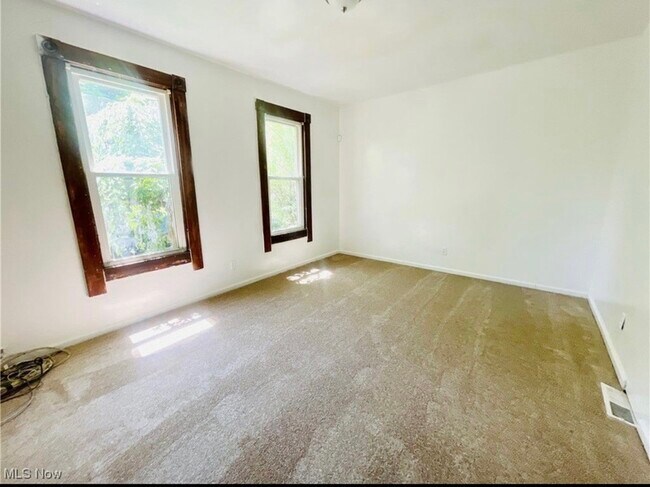 Building Photo - 4002 Robert Ave