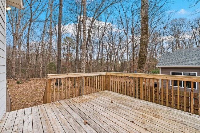 Building Photo - 3 Bed 2 Bath Chatham Forest Home - Available Now!
