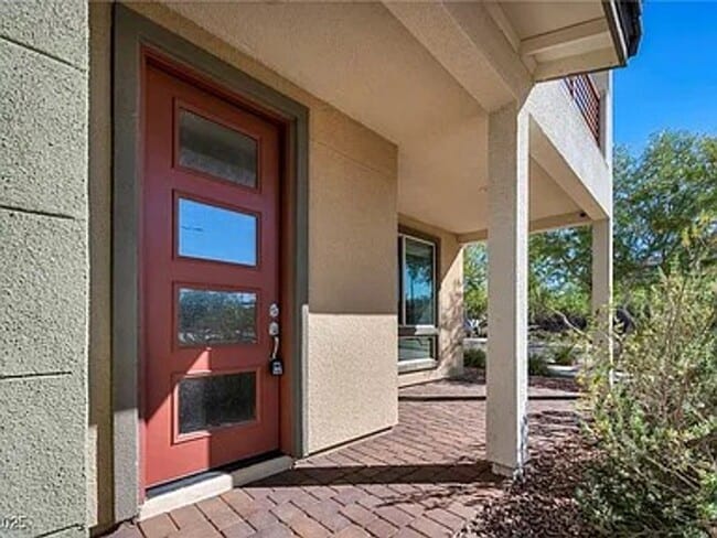 Building Photo - Luxury Rental | Premium Corner Lot | Strip Views