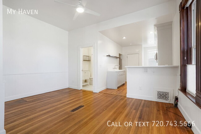 Building Photo - Large Renovated Historic Apartment in Five...