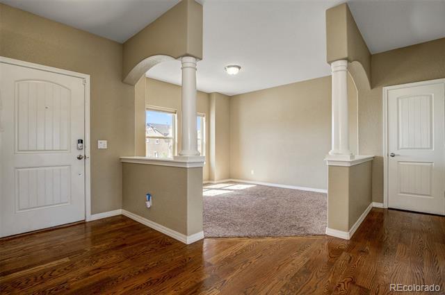 Building Photo - 884 Black Arrow Dr