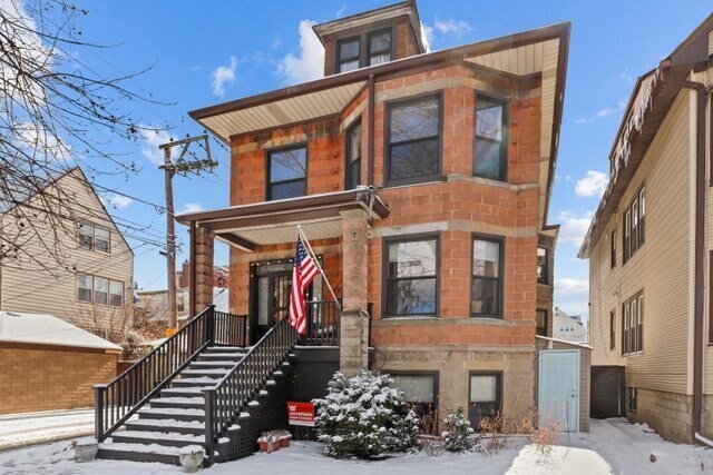 Building Photo - 2415 W Warner Ave