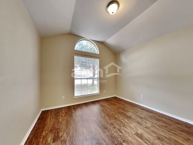 Building Photo - 1039 Winepress Rd