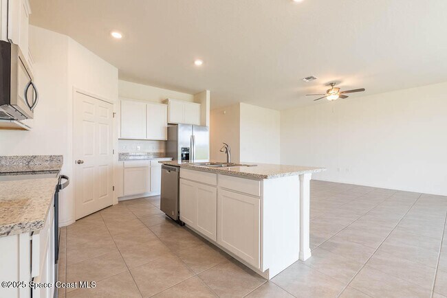 Building Photo - 1753 Farmhouse Rd SE