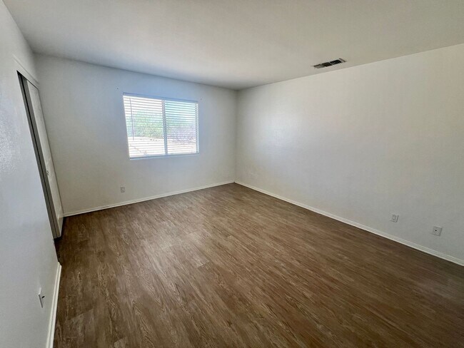 Building Photo - 6685 Ocotillo Ave