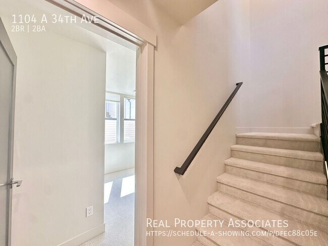Building Photo - 1104 A 34th Ave