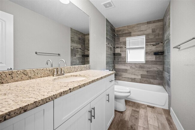 Building Photo - 315 Sweetwater Dr