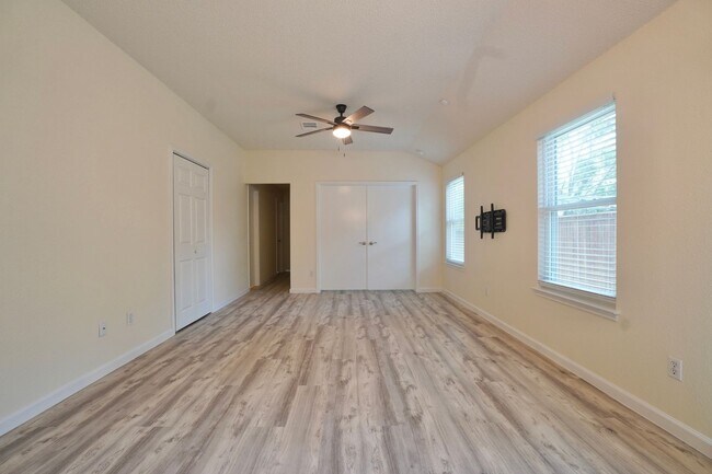 Building Photo - 13102 Staton Dr