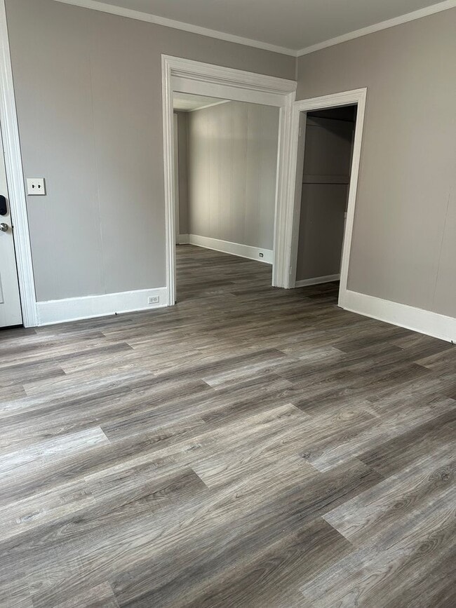 Building Photo - Elizabethtown 3 Bedroom 1.5 bathroom
