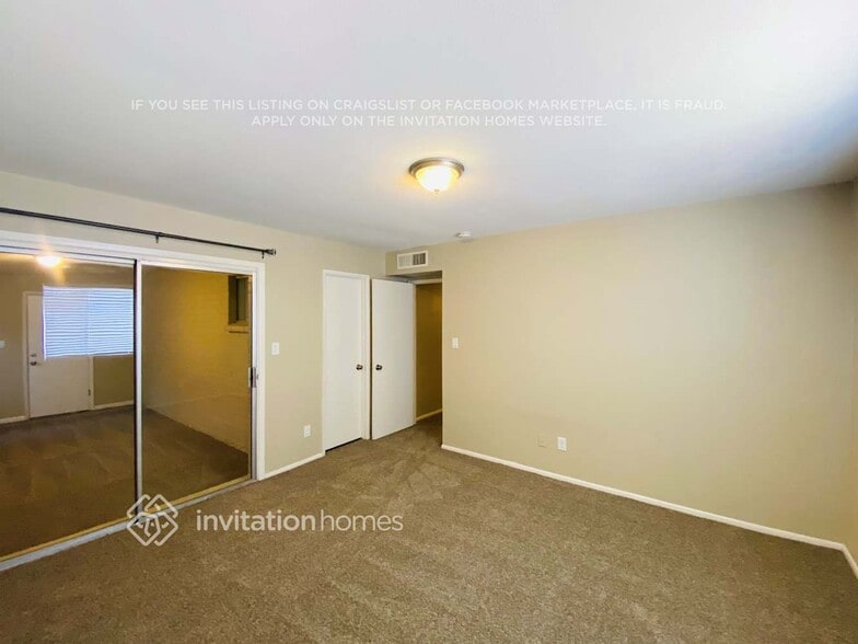 Building Photo - 2576 E Commonwealth Cir