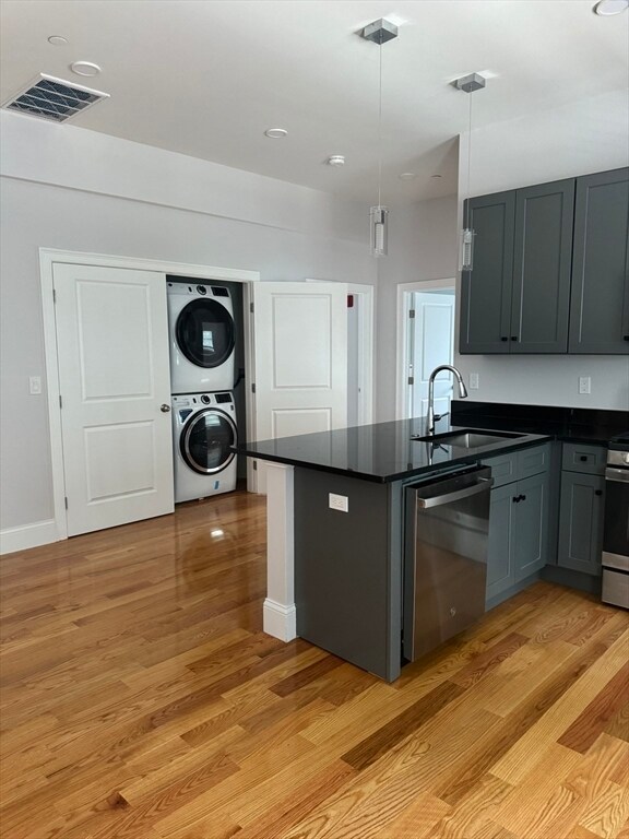 Building Photo - 804 Waverly St