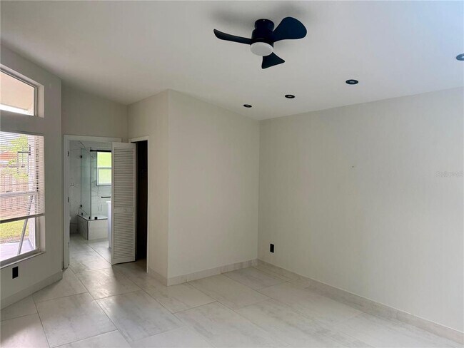 Building Photo - 3361 Burlington Dr