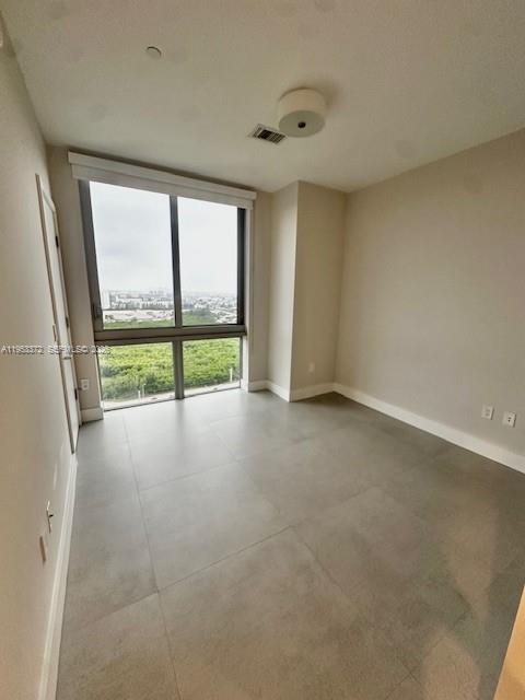 Building Photo - 16385 Biscayne Blvd