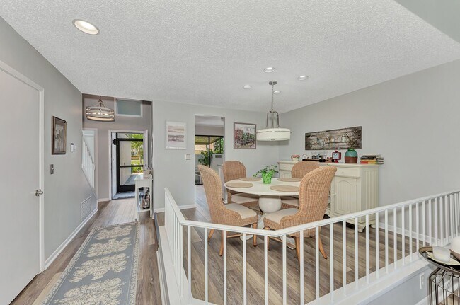 Building Photo - Welcome to your Heatherwood Heaven