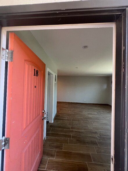 Building Photo - 7237 Variel Ave