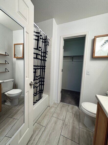 Building Photo - 2085 E 103rd Ave