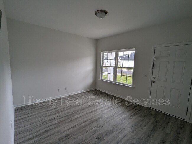Building Photo - 114 Alcove Ct