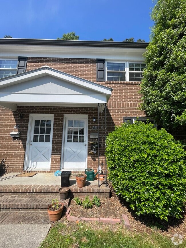 Building Photo - Incredible location! Fidelity Court offers...