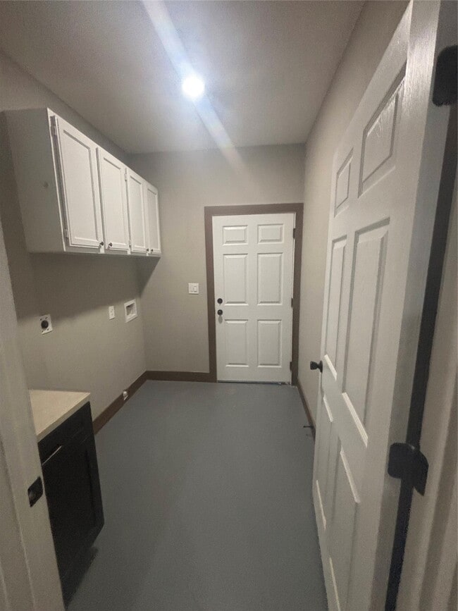 Building Photo - 9480 Plum Grove Rd