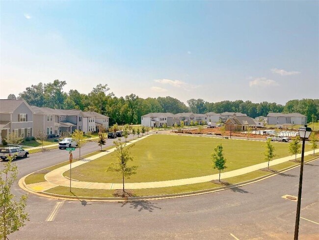Building Photo - 117 Goshawk St