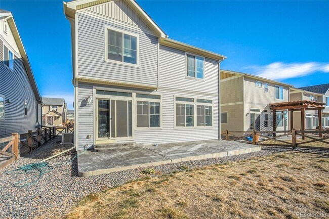 Building Photo - A Gorgeous 3 Bed 3 Bath Home in Desirable ...