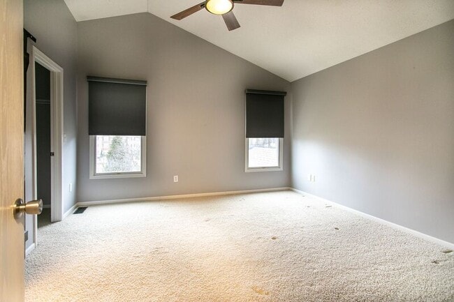 Building Photo - 8573 Olenbrook Dr