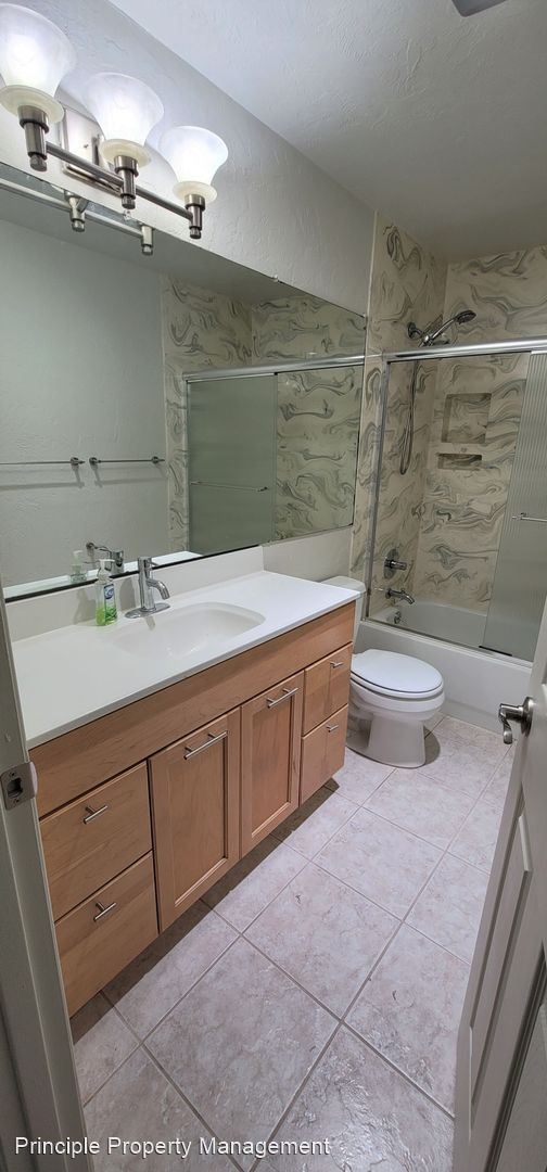 Building Photo - 2 br, 1.5 bath House - 1488 Fetters Loop