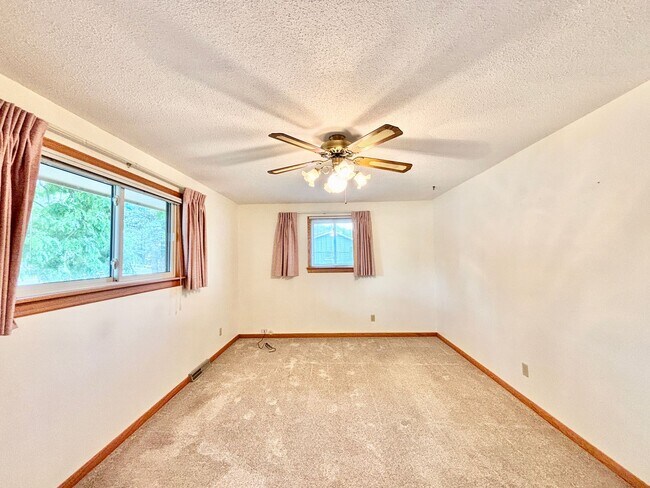 Building Photo - 2ND MONTH FREE FOR LEASE STARTING BY OCTOB...