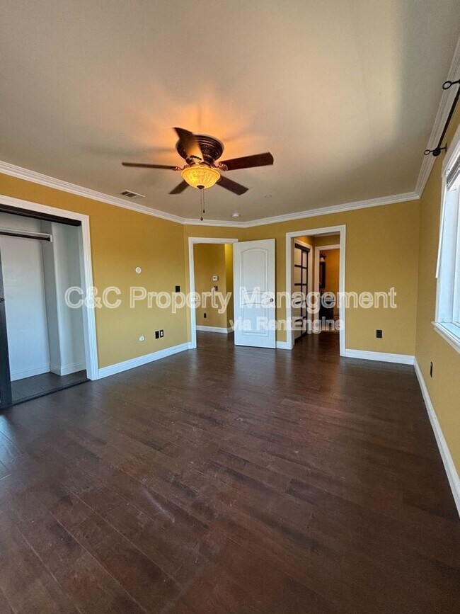 Building Photo - 1445 S Sunol Dr