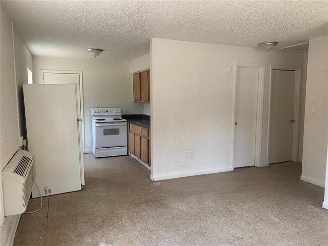 Building Photo - 400 Terry St