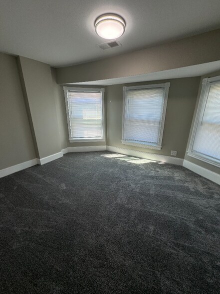 Building Photo - 107 Jansen Ave
