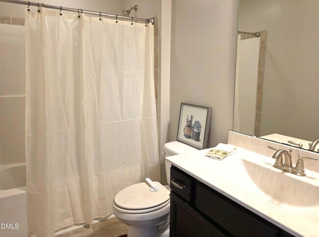 Building Photo - 281 E Webber Ln