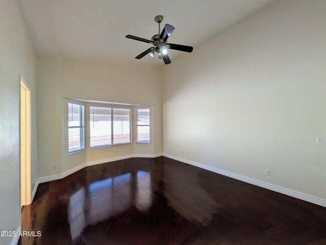 Building Photo - 5232 W Tonto Rd
