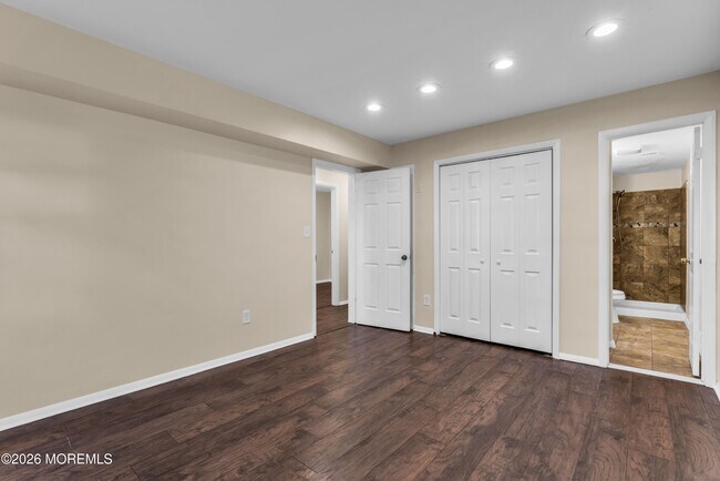 Building Photo - 148 Dewitt Ave