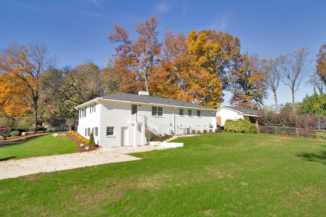 Building Photo - 5329 Seacroft Rd