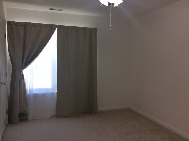 Building Photo - Vass Meadows