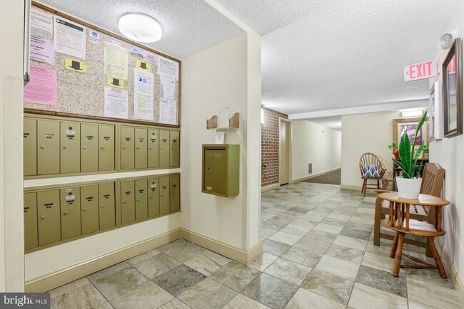 Building Photo - 15300 Beaverbrook Ct