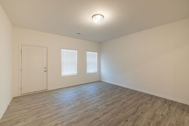 Building Photo - 2 Bedroom Townhome in Lowell (Minutes from I-85)- AUGUST MOVE IN!