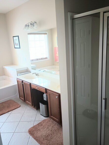 Building Photo - 436 Williamson St SE