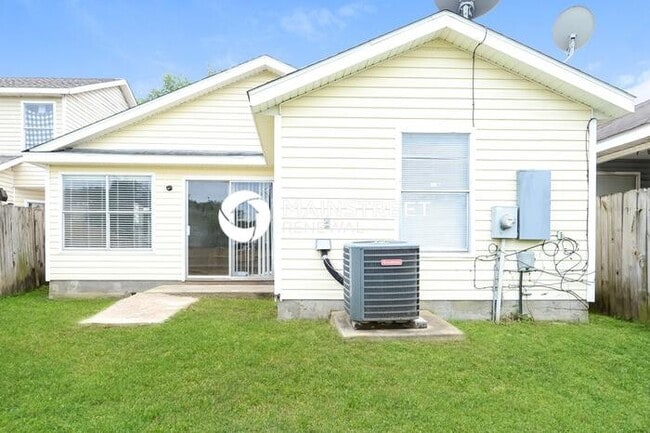 Building Photo - 3 Bedroom Pet-Friendly Home in Houston, TX...