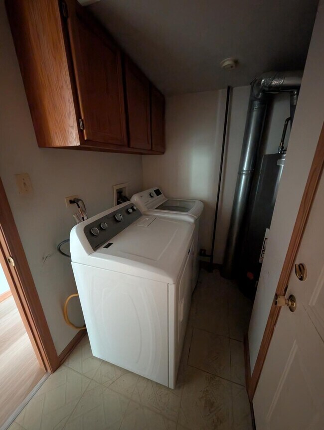Building Photo - 8809 S 79th Ave
