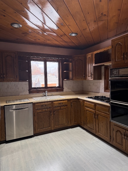 Building Photo - 61 C St